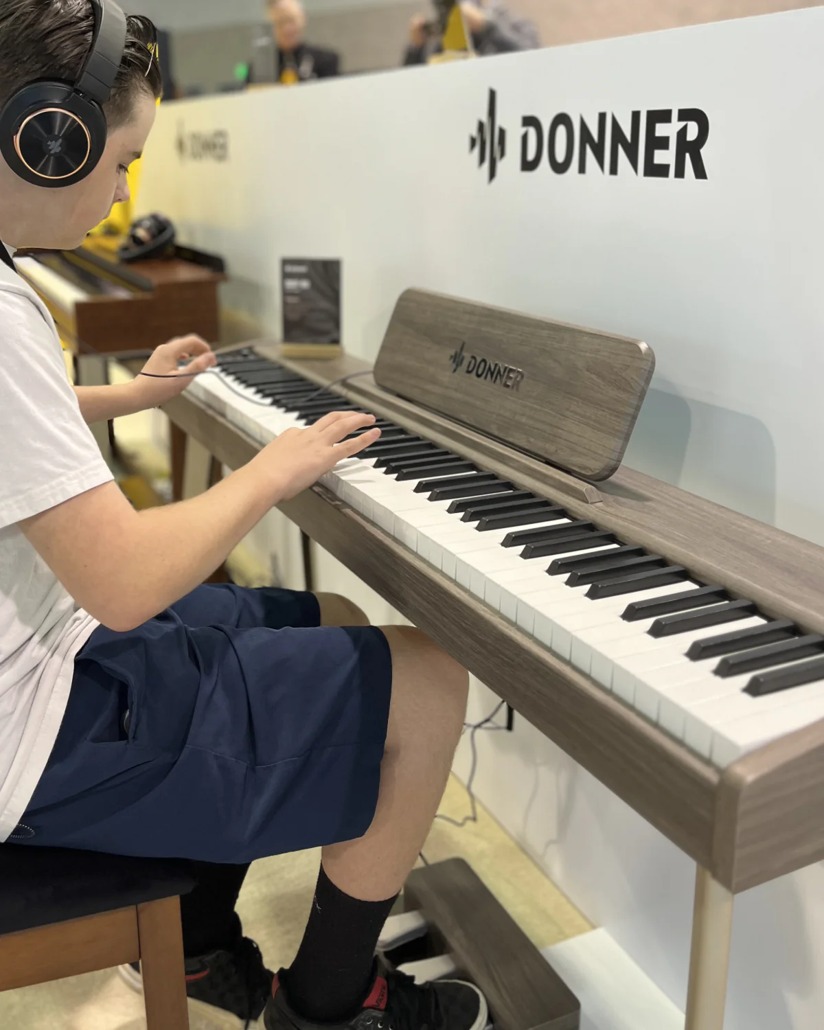 Donner DDP-60 Compact Upright Semi Weighted Digital Piano - Image 21